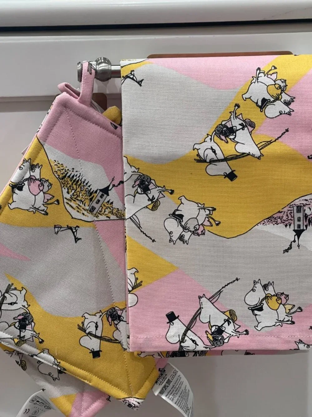 3 pc Moomin Arabia Family Time Kitchen Set Towel + 2 Pot Holders Finland- NEW
